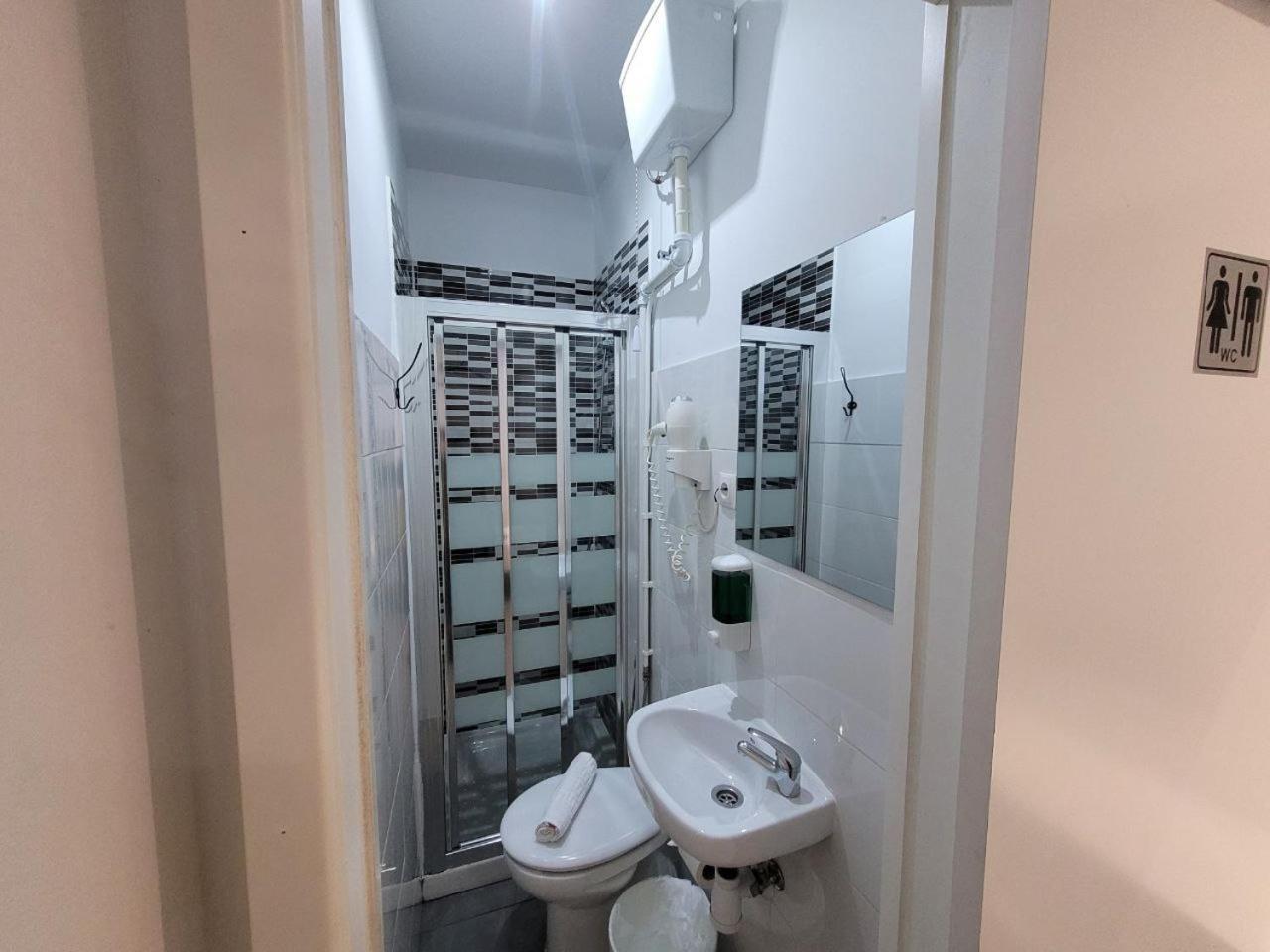 Ayz Frailes - Auto Check-In Property (Adults Only) Malaga Exterior photo