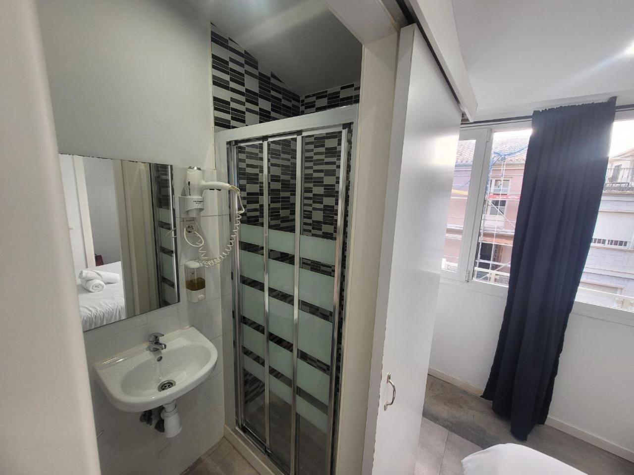 Ayz Frailes - Auto Check-In Property (Adults Only) Malaga Exterior photo