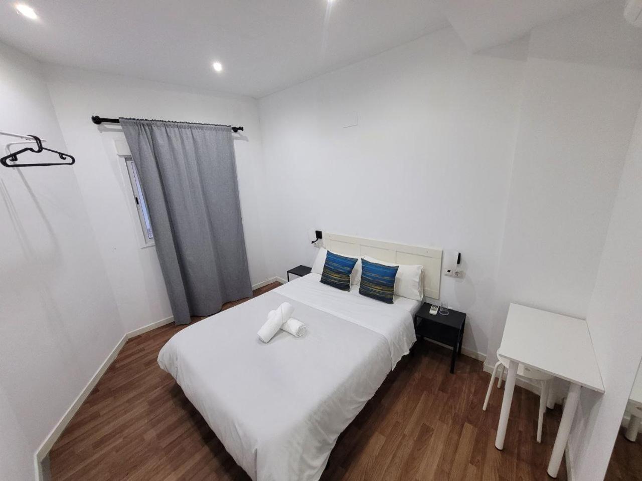Ayz Frailes - Auto Check-In Property (Adults Only) Malaga Exterior photo